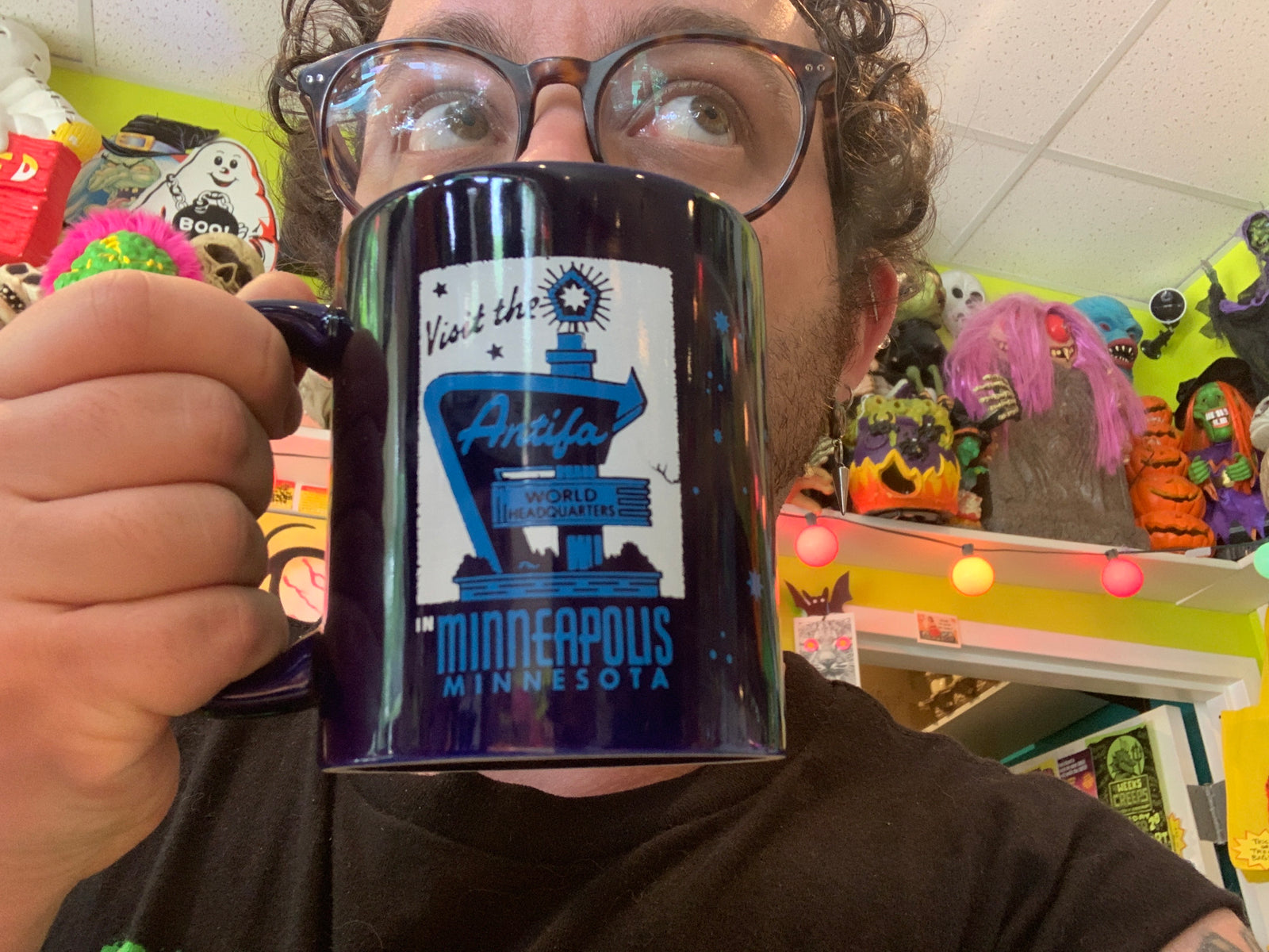 ODD MART Minneapolis Alligator Farm Mug