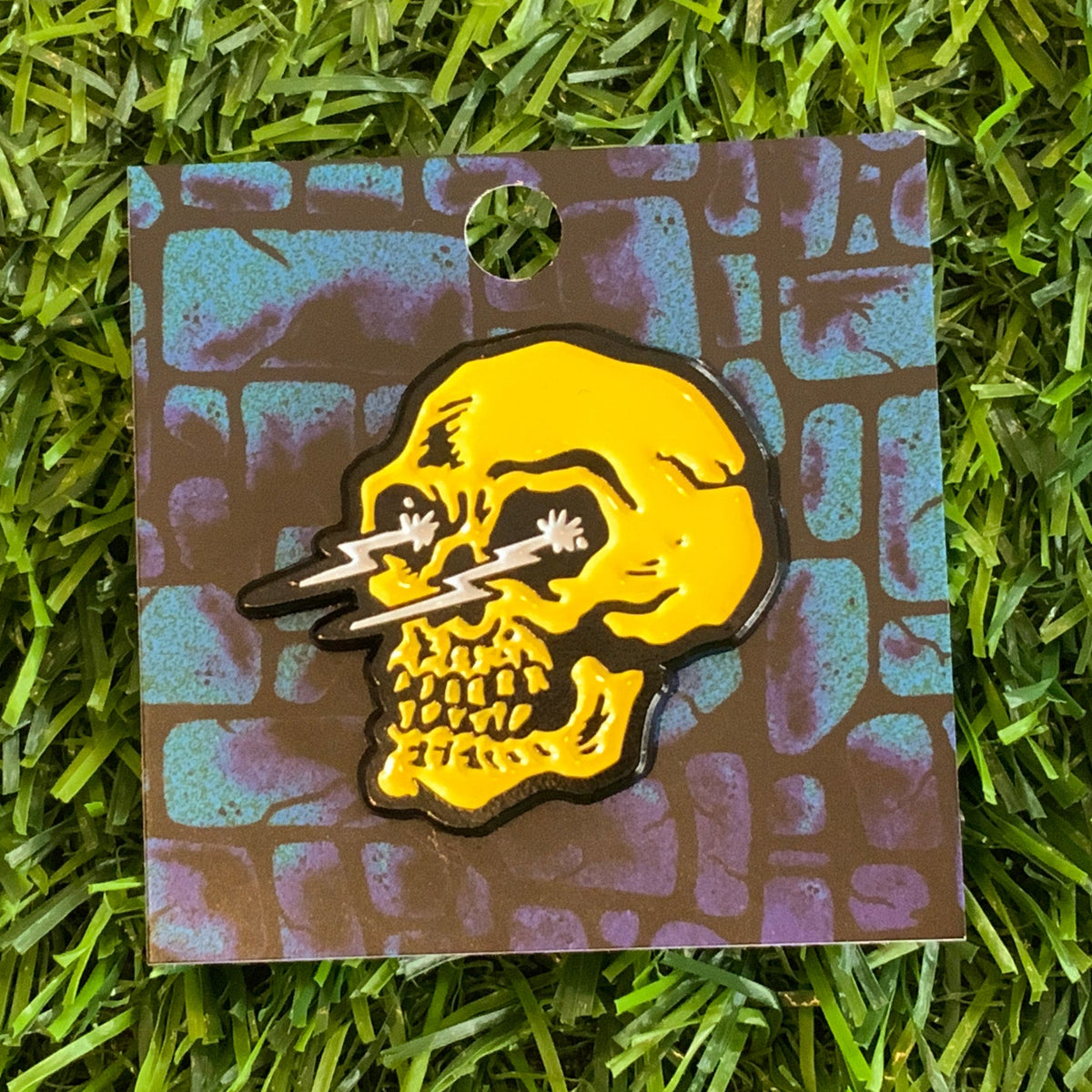 Odd Mart Lightning Bolt Skull pin
